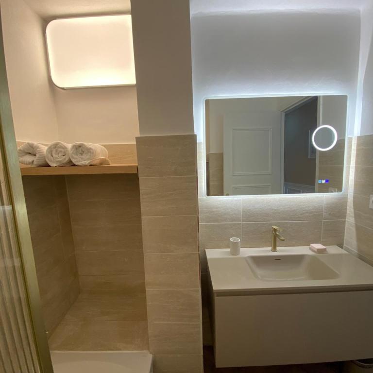 Studio climatisé 3 minutes mer, parking, central, terrasse, cosy - Apartamento de 1 dormitorio - 22