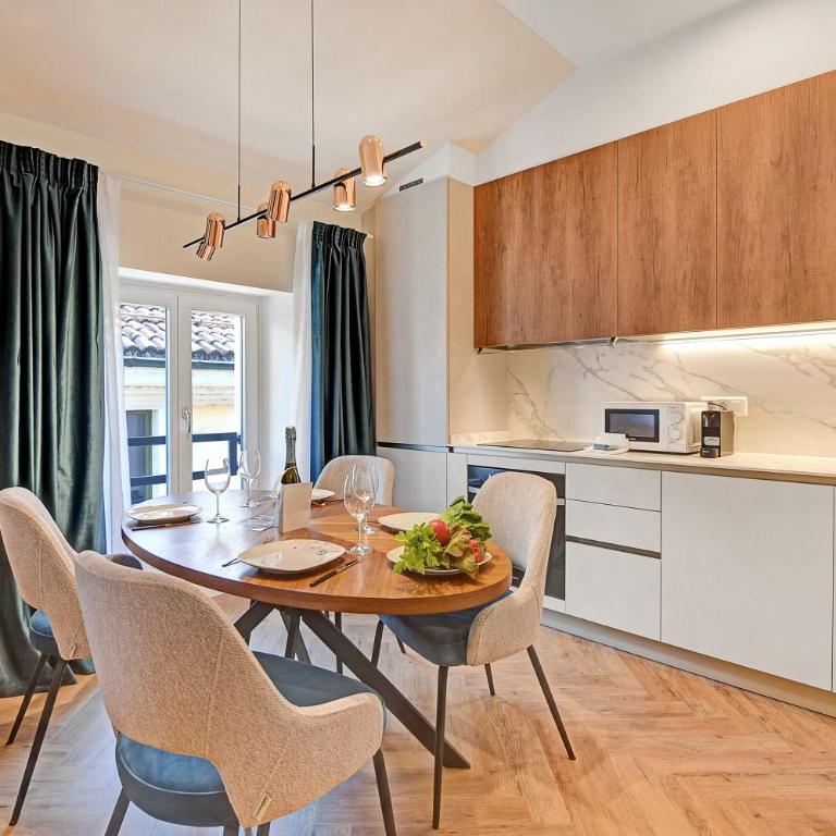 Central Suites - Deluxe Apartment mit 2 Schlafzimmern - 48