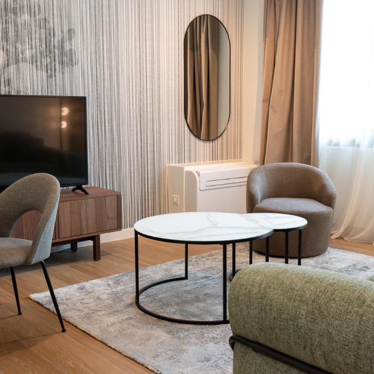 Boutique Suites - Two-Bedroom Deluxe Apartment - 18