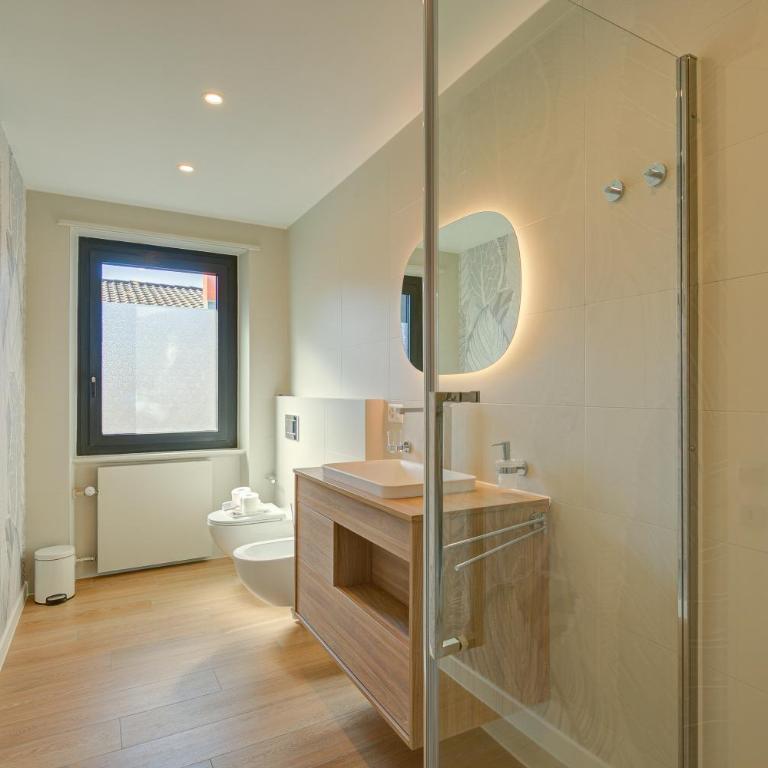 Boutique Suites - Two-Bedroom Deluxe Apartment - 15