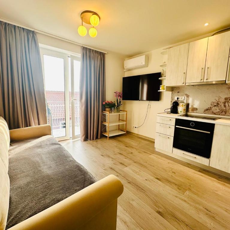 Sakura apartments - Apartman sa 2 Spavaće Sobe, Terasom i Pogledom na More - 2