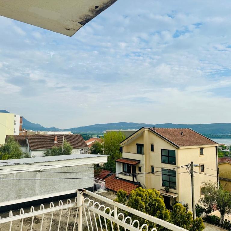 Sakura apartments - Apartman sa 2 Spavaće Sobe, Terasom i Pogledom na More - 8