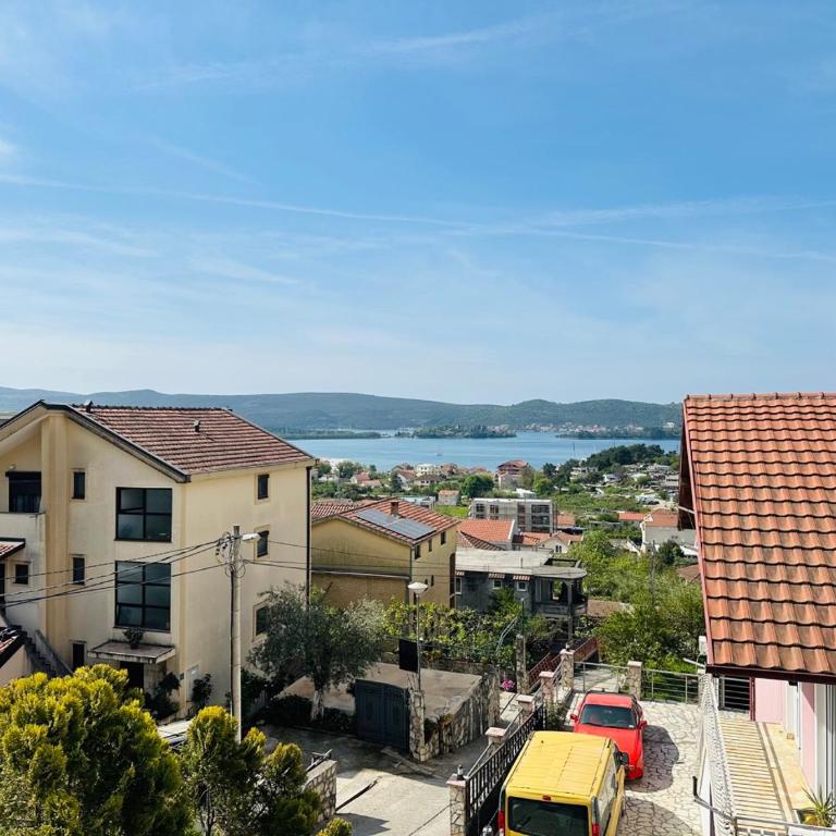 Sakura apartments - Apartman sa 2 Spavaće Sobe, Terasom i Pogledom na More - 11