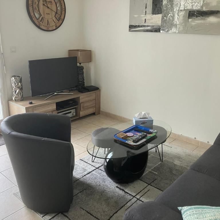 Appartement 3 pièces Avignon Parking privé - Apartment mit 2 Schlafzimmern - 34