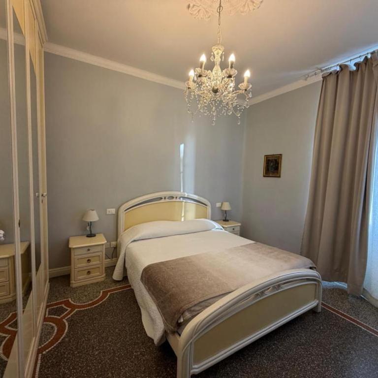 B&B Elisir - Camera Matrimoniale con Balcone - 4