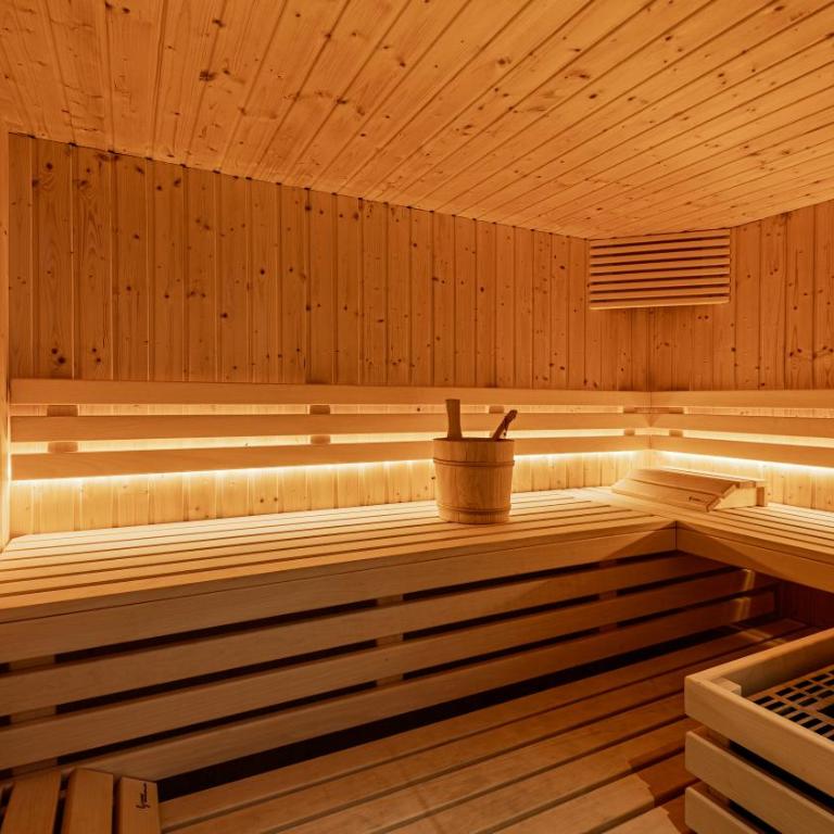 Luxury chalet - fireplace heated pool & sauna - Chalet - 25