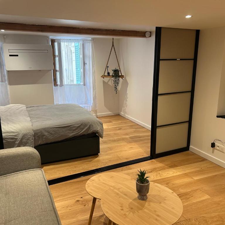 Historical Rue Longue - Appartement en Duplex - 43