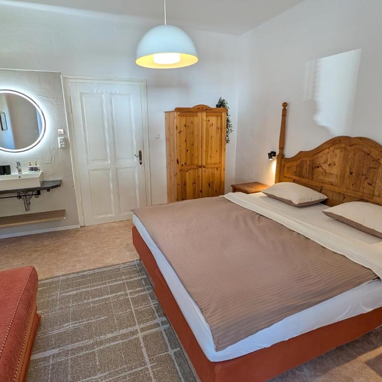 City Center Rooms - Doppelzimmer mit Balkon - 2