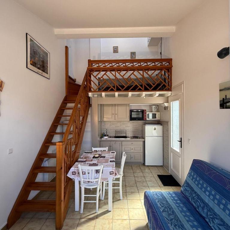 appartememt pres de la mer avec terrasse n1 - Maison 2 Chambres - 4