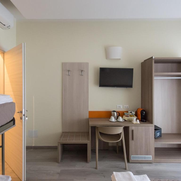 San Felice 135 - 4 - Camera Familiare con Bagno Privato - 7