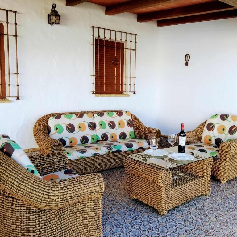 Chalet Piscina Privada vallada cerca del pueblo solo se permite familias y parejas - Casa - 7