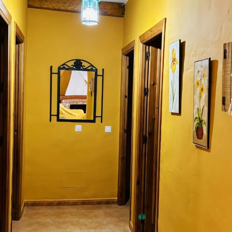 Chalet Piscina Privada vallada cerca del pueblo solo se permite familias y parejas - Casa - 9