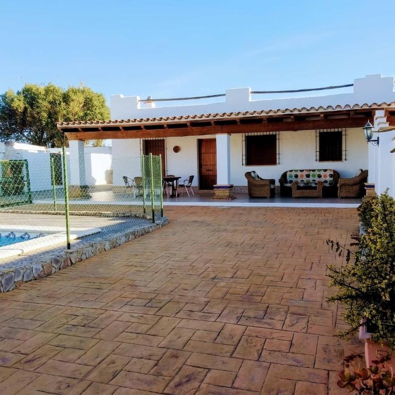 Chalet Piscina Privada vallada cerca del pueblo solo se permite familias y parejas - Casa - 10