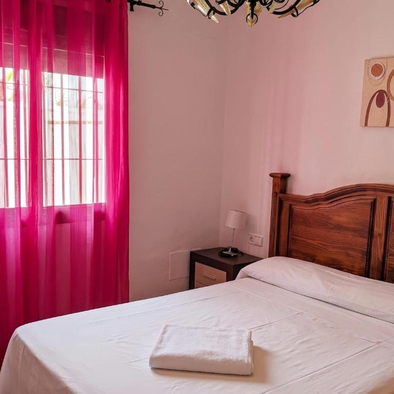 Chalet Piscina Privada vallada cerca del pueblo solo se permite familias y parejas - Casa - 15
