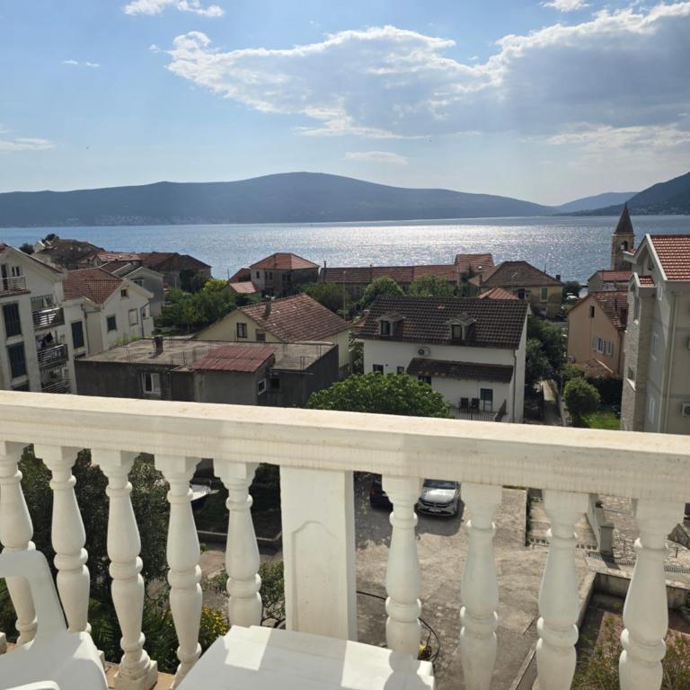 St Roko Guest House - Dvokrevetna Soba sa Bračnim Krevetom sa Balkonom i Pogledom na More - 4