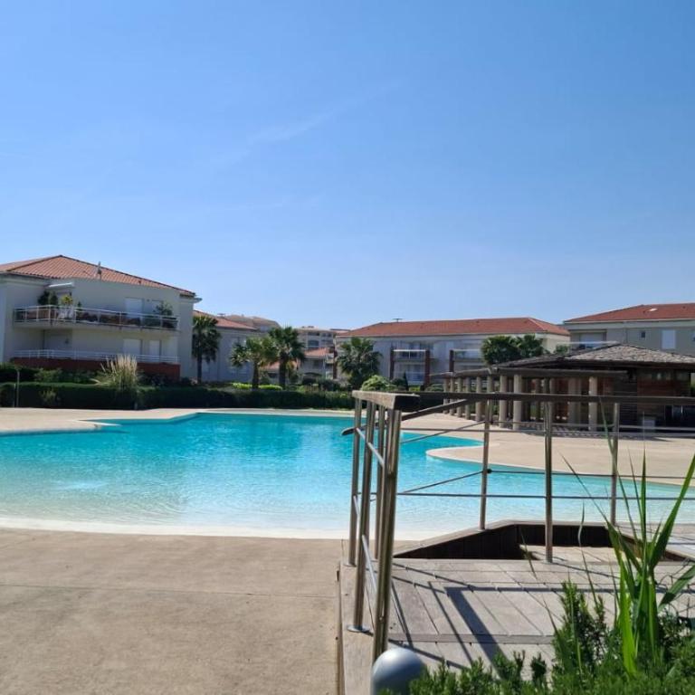 Bel appartement en bord de mer avec piscine lagon et jardin, en résidence sécurisée - Appartement 2 Chambres - 44
