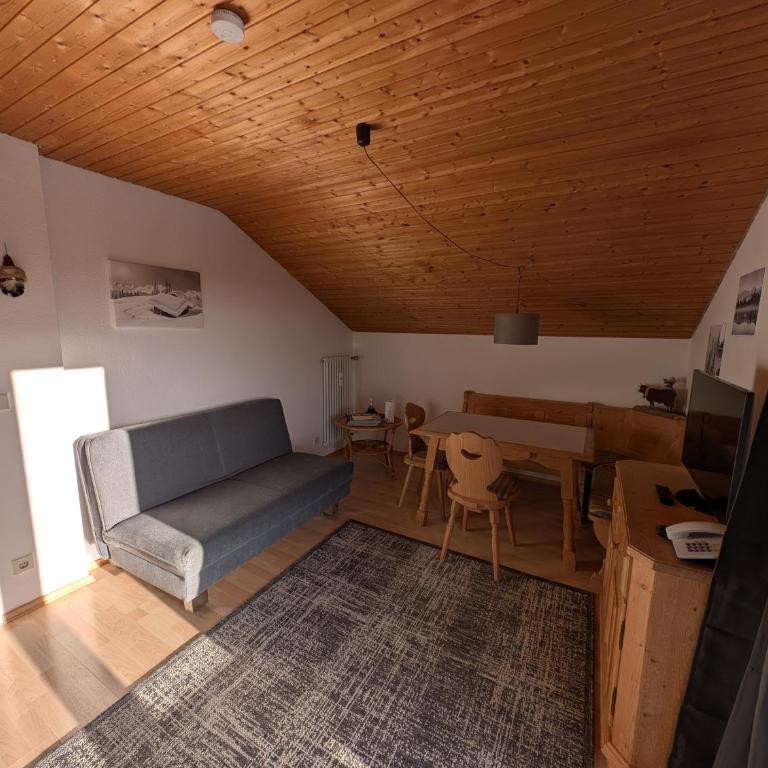 FeWo Alpenveilchen im Oberallgäu mit Pool, Sauna und tollem Ausblick vom großen Balkon - Apartment mit 1 Schlafzimmer - 3