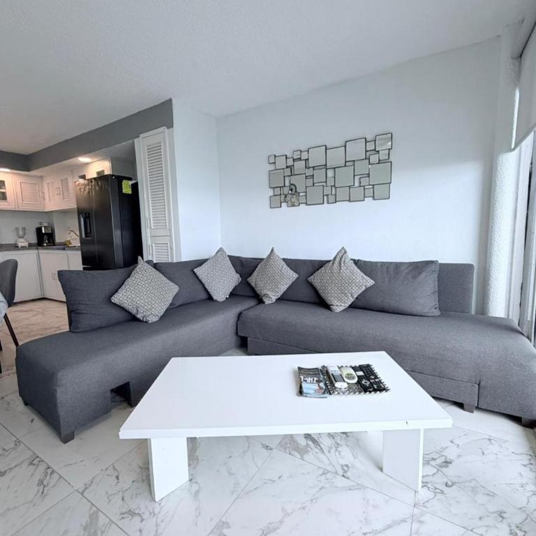MARLIN TURQUESA DEPARTAMENTOs FRENTE AL MAR - Three-Bedroom Apartment with Water View - 3