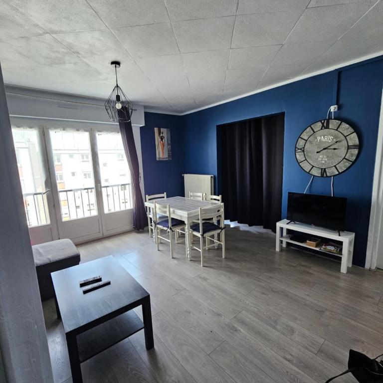 Appartement à proximité de la plage de Malo - Two-Bedroom Apartment - 3