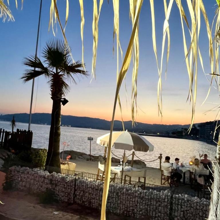 Bel appartement en bord de mer avec piscine lagon et jardin, en résidence sécurisée - Appartement 2 Chambres - 68