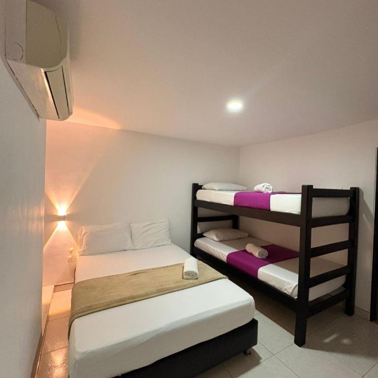 Hotel Plaza Roma - Habitación Cuádruple Estándar - 1