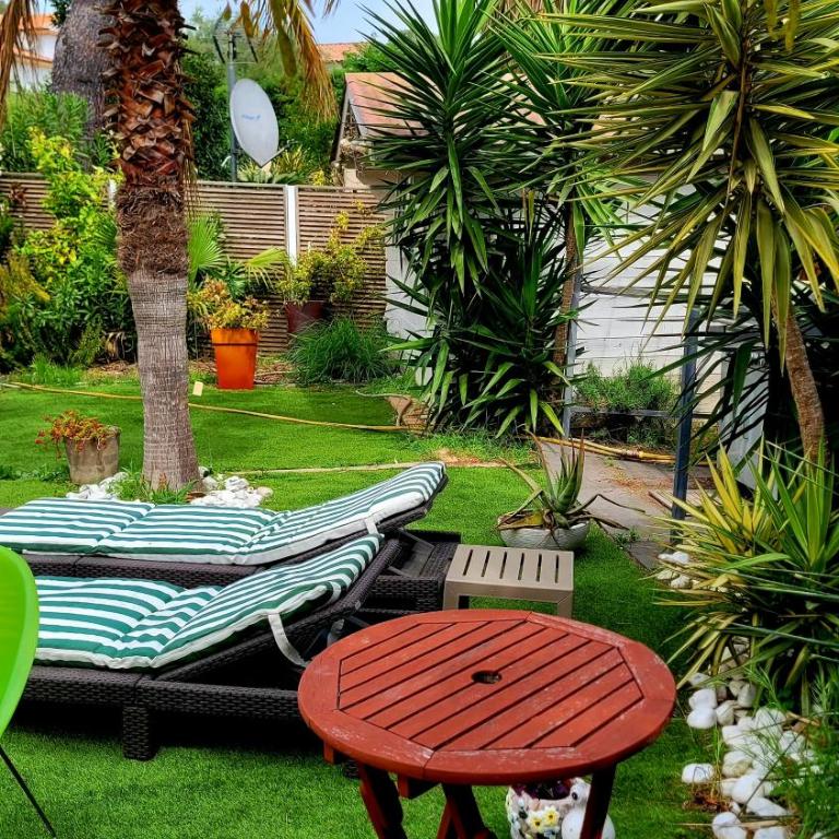 French Riviera-Saint-Raphaël- Suite & Jardin privé - Apartment mit 1 Schlafzimmer und Gartenblick - 1