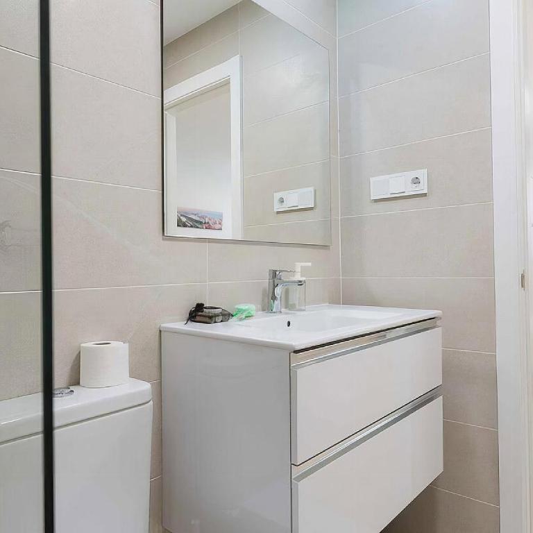 Cosmopolitan Loft Malaga Beach - Apartamento - 17