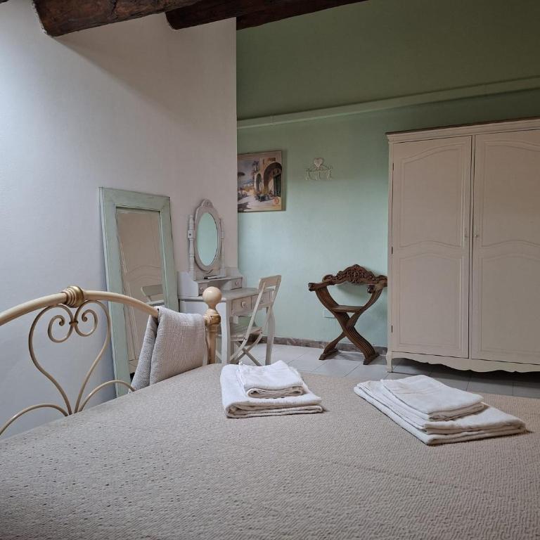 STUDIO LOFT FERRARA centro storico vista castello - One-Bedroom Apartment - 11
