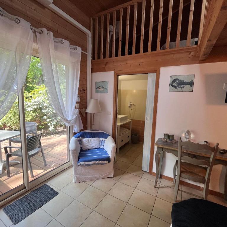 La Villa Herbert - Piscine chauffée, Spa, Vélos gratuits - Chambre Triple Supérieure - 13