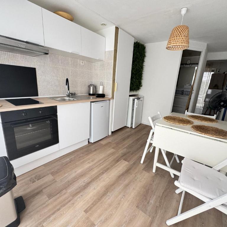 Appt en rez de jardin dans villa parking privé et Patio terrasse - Appartement 1 Chambre - 7