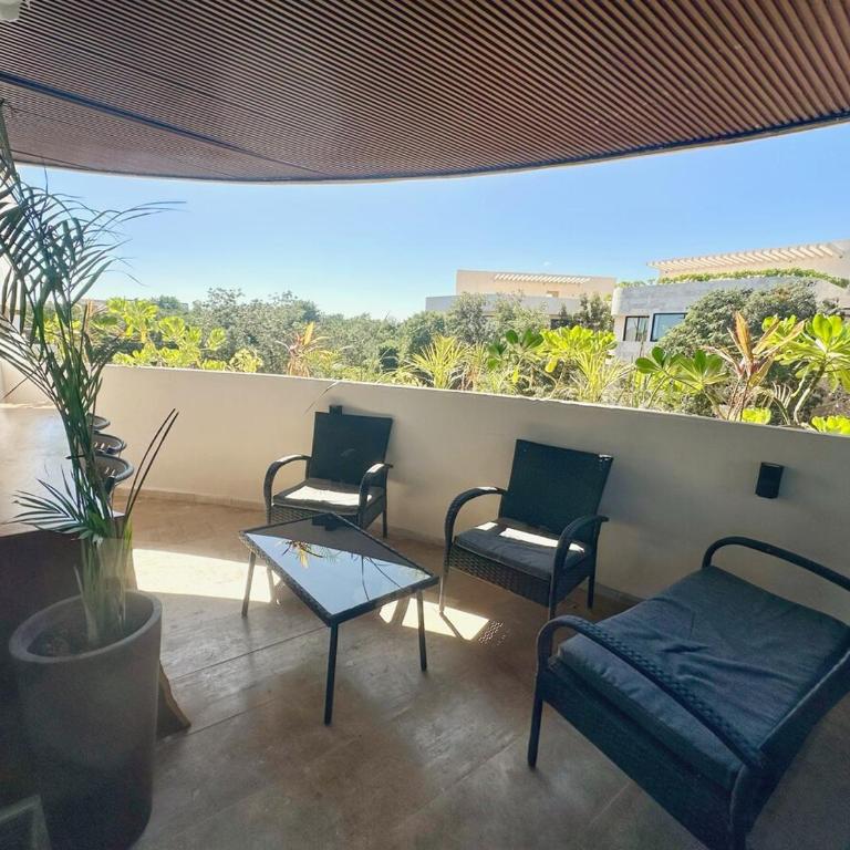 NEW Jungle Retreat 1BR2BA Garden Private Pool - One-Bedroom Apartment - 3
