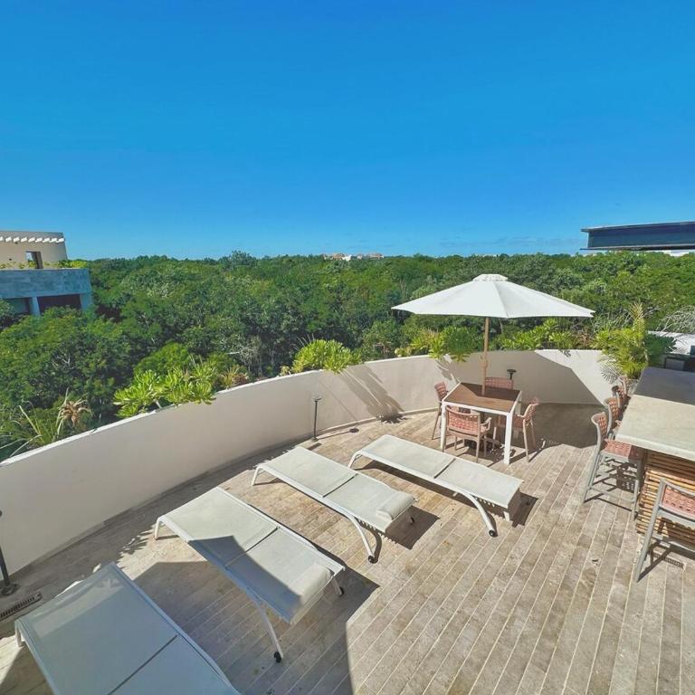 NEW Jungle Retreat 1BR2BA Garden Private Pool - One-Bedroom Apartment - 25