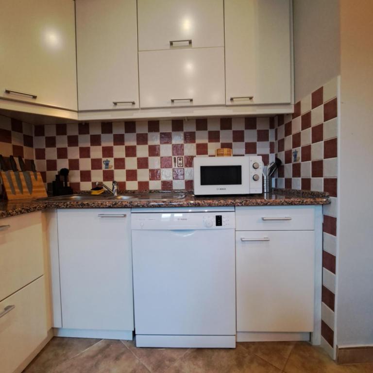 Cozy 2 Bedroom Apartment in Antique Bizanti Palace - Apartman sa 2 Spavaće Sobe - 3