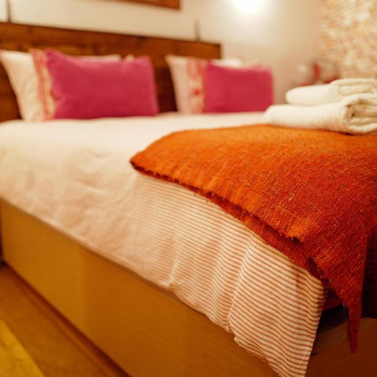 Montmartre Rue des Martyrs Loft with AC, 4-7 PEO - Appartement 3 Chambres - 42