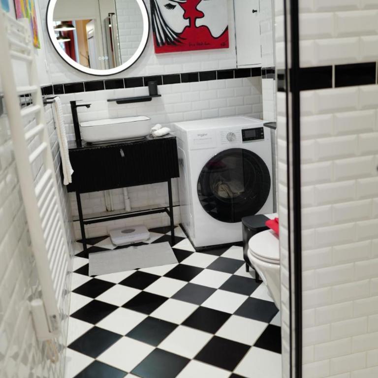 Montmartre Rue des Martyrs Loft with AC, 4-7 PEO - Appartement 3 Chambres - 43