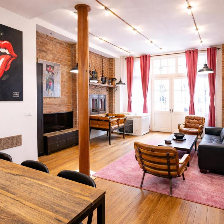 Montmartre Rue des Martyrs Loft with AC, 4-7 PEO - Appartement 3 Chambres - 56