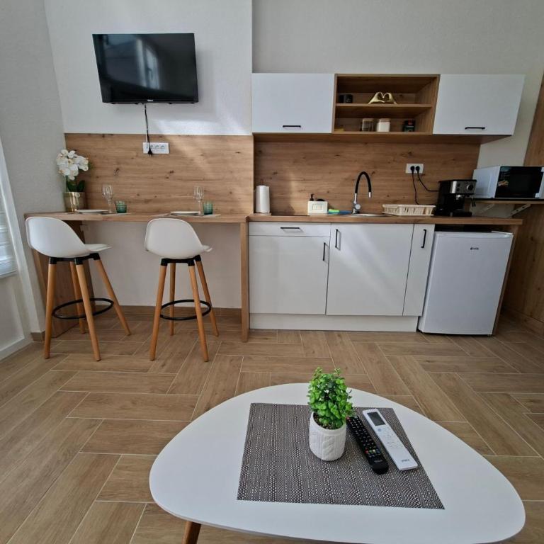 Ivana - One-Bedroom Apartment - 2