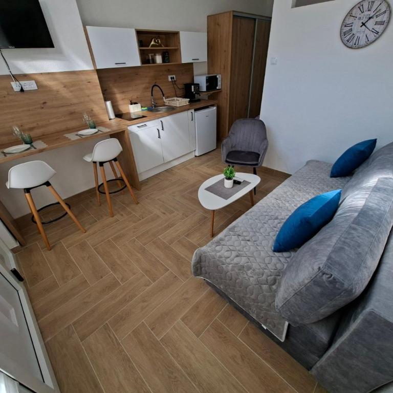 Ivana - One-Bedroom Apartment - 6