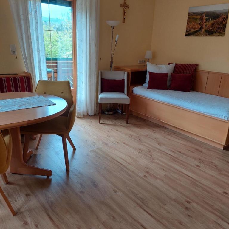 Anna's Home - Ferienwohnungen - Apartment mit 2 Schlafzimmern - 3