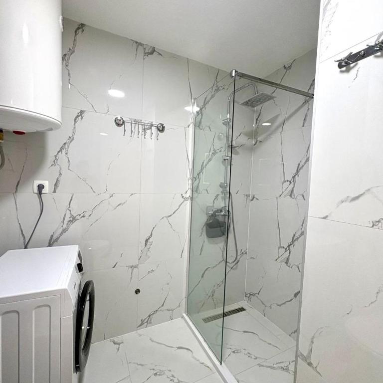 New apartment in Becici - One-Bedroom Apartment with Balcony - 8