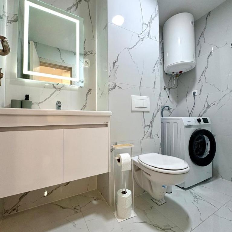 New apartment in Becici - One-Bedroom Apartment with Balcony - 7