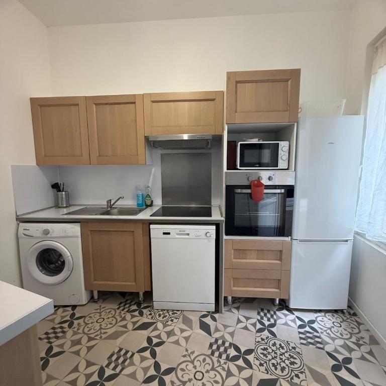 F4 avec cours intérieur - Apartamento de 3 dormitorios - 2
