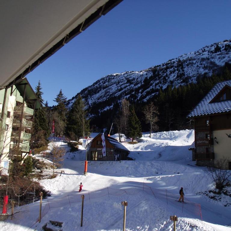 Cozy Alpine Ski Studio in Oz en Oisans - Appartement avec Vue sur la Montagne - 1