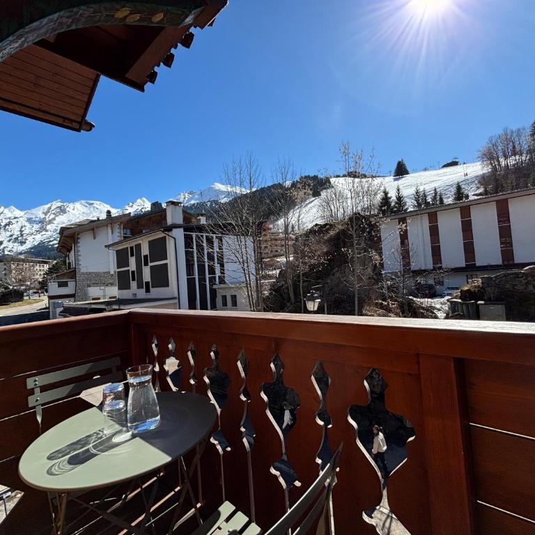 Le Rêve Alpin - centre village, near ski slopes - Two-Bedroom Apartment - 2