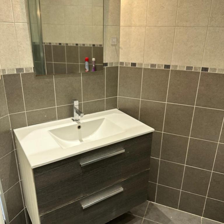 2 chambres et salon 6 mn Port à pieds - Appartement 2 Chambres - 10