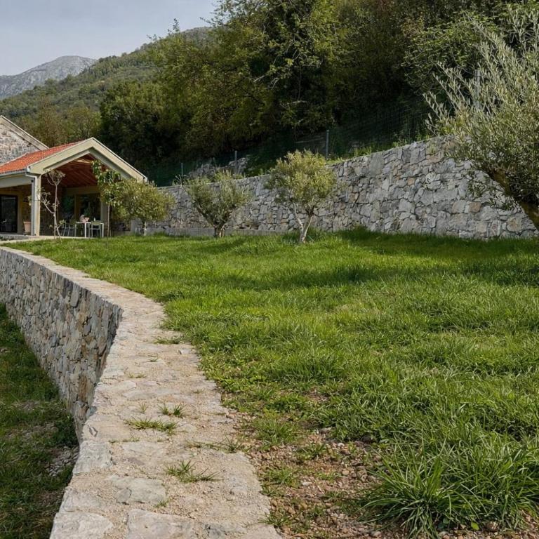 Sunset Stone Retreat - Three-Bedroom Villa - 13