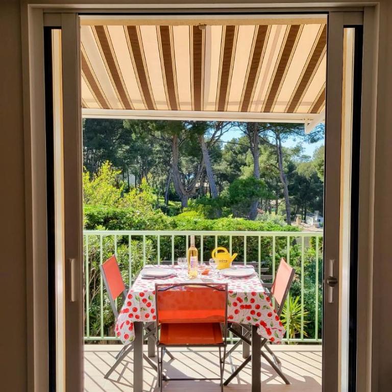 Grand Studio Mezzanine Calme Climatisé Parking privé Plage 700 m - Appartement 1 Chambre - 1
