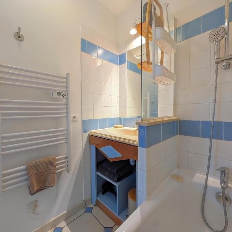 Vue sur la piscine & le golf avec balcon & Parking - Appartamento con 2 Camere da Letto e Balcone - 8