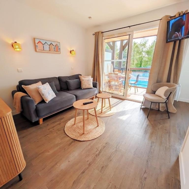 Vue sur la piscine & le golf avec balcon & Parking - Appartamento con 2 Camere da Letto e Balcone - 20
