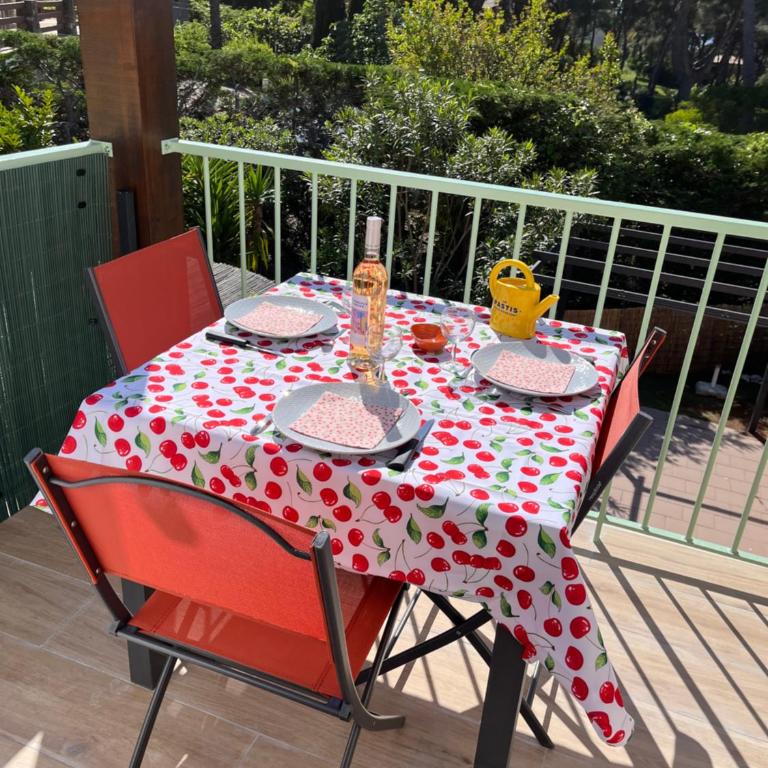 Grand Studio Mezzanine Calme Climatisé Parking privé Plage 700 m - Appartement 1 Chambre - 22